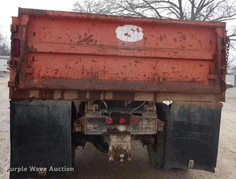 image for item GB9814 1988 Ford F800 dump truck