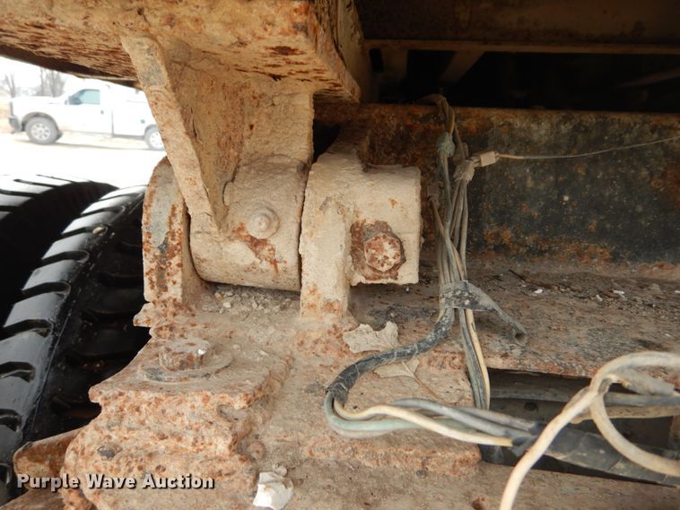 image for item GB9814 1988 Ford F800 dump truck