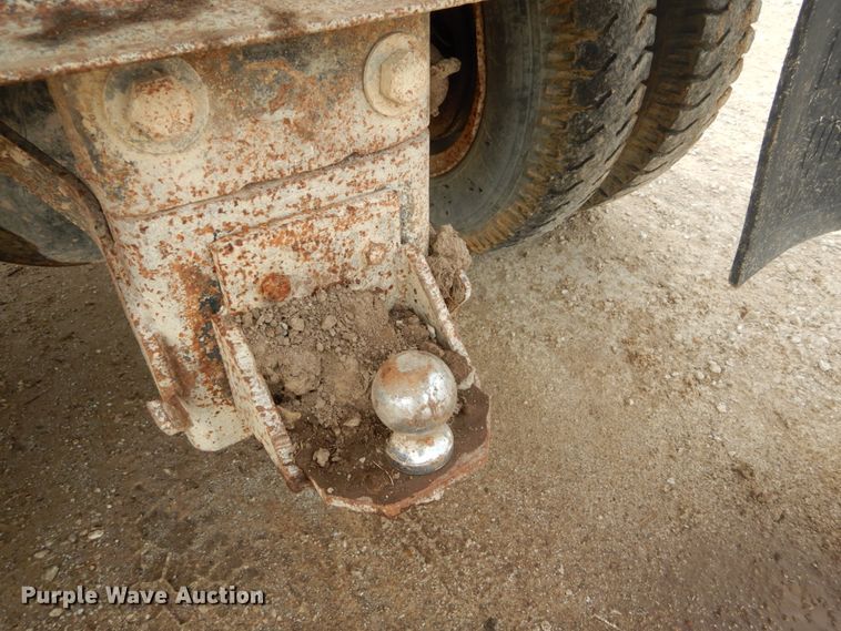 image for item GB9814 1988 Ford F800 dump truck