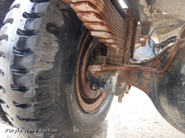 image for item GB9814 1988 Ford F800 dump truck