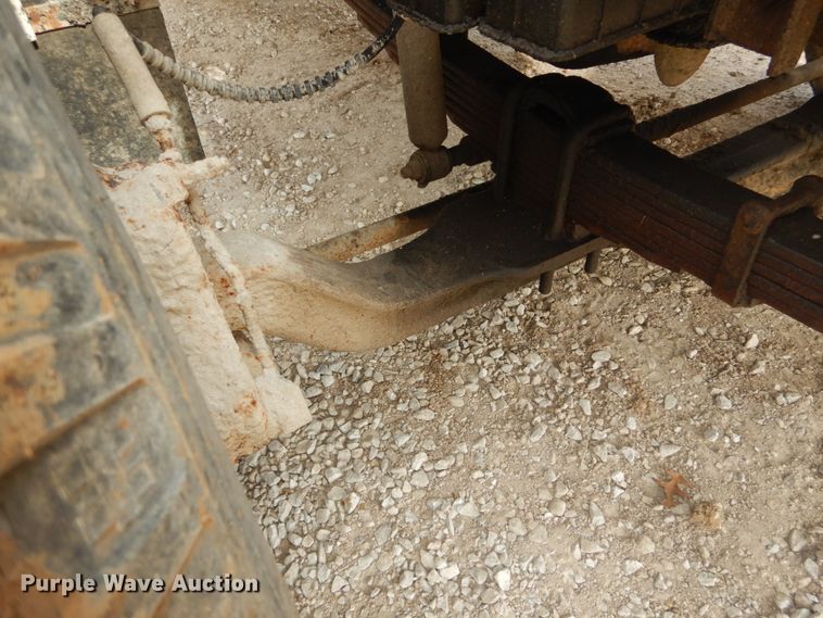 image for item GB9814 1988 Ford F800 dump truck