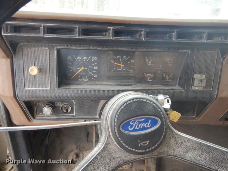 image for item GB9814 1988 Ford F800 dump truck