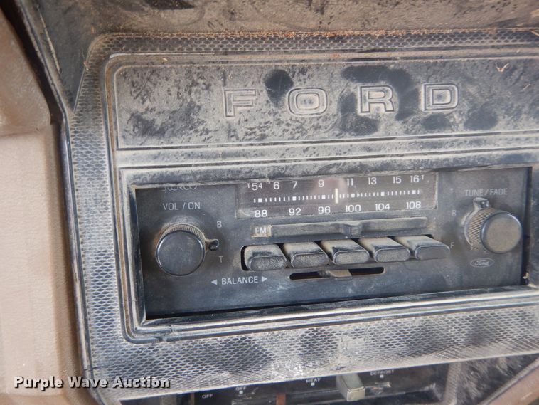 image for item GB9814 1988 Ford F800 dump truck