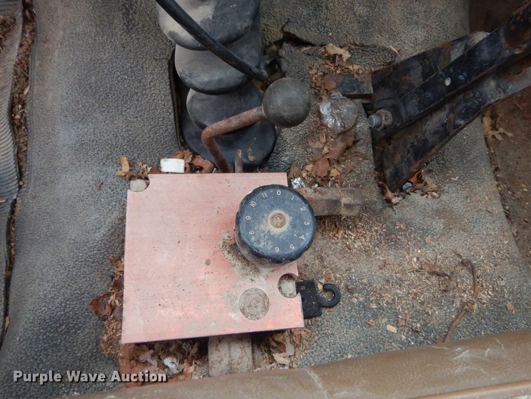 image for item GB9814 1988 Ford F800 dump truck