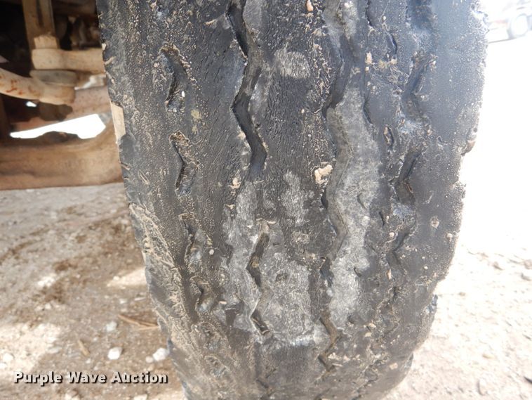 image for item GB9814 1988 Ford F800 dump truck