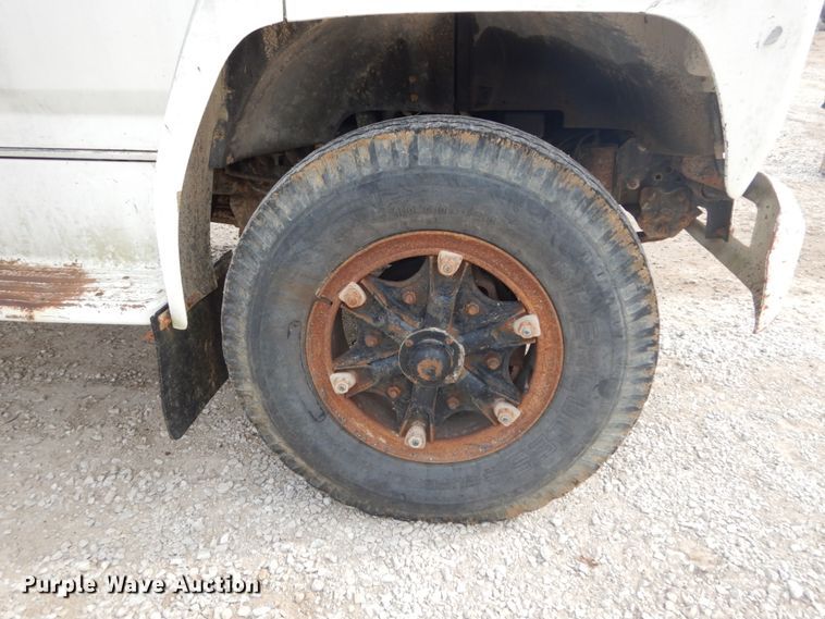 image for item GB9814 1988 Ford F800 dump truck