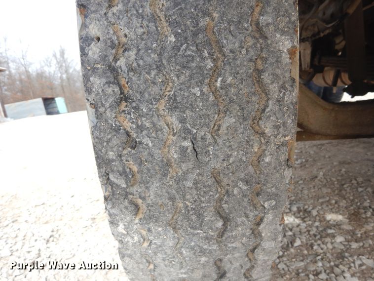 image for item GB9814 1988 Ford F800 dump truck