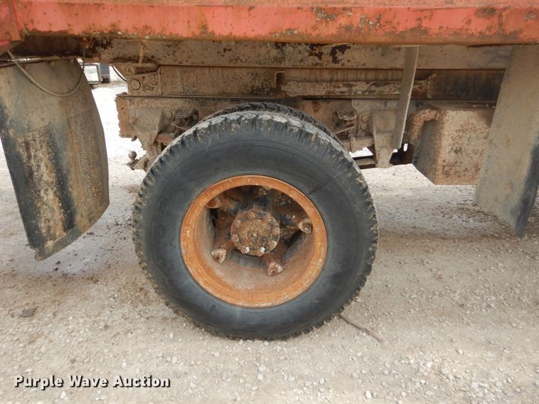 image for item GB9814 1988 Ford F800 dump truck