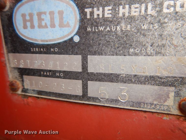 image for item GB9814 1988 Ford F800 dump truck