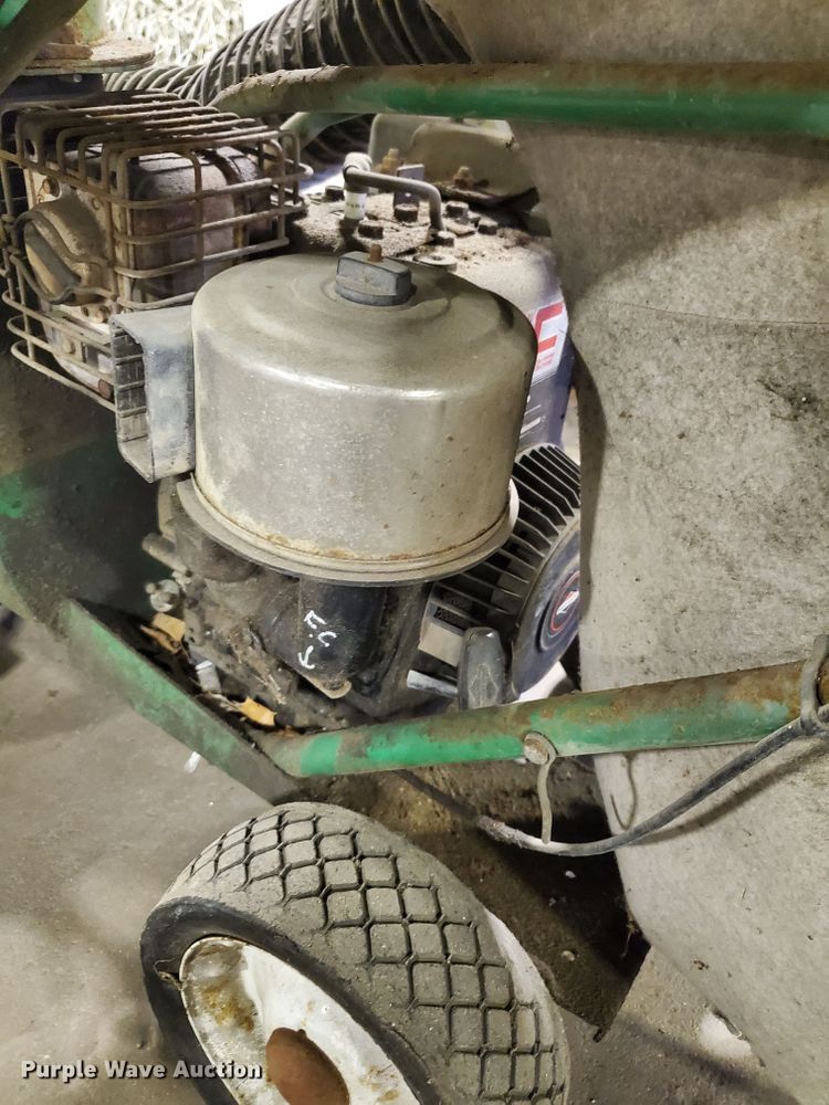 image for item GB9819 Lawn equipment