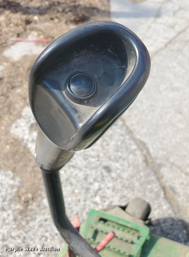 image for item GB9821 2011 John Deere 997 ZTR lawn mower