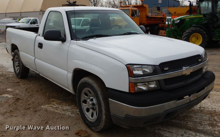 image for item GB9839 2005 Chevrolet Silverado 1500 pickup truck