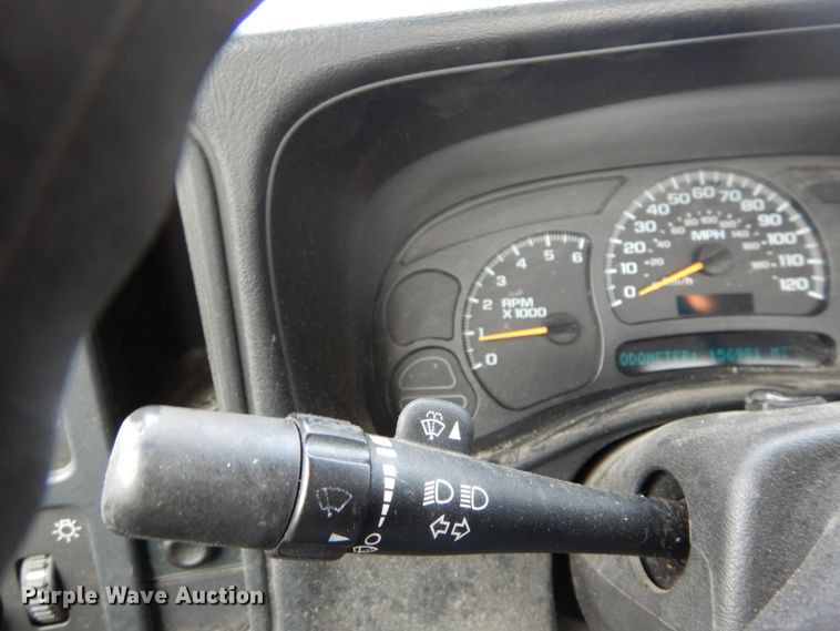 image for item GB9839 2005 Chevrolet Silverado 1500 pickup truck