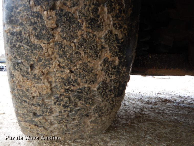 image for item GB9839 2005 Chevrolet Silverado 1500 pickup truck