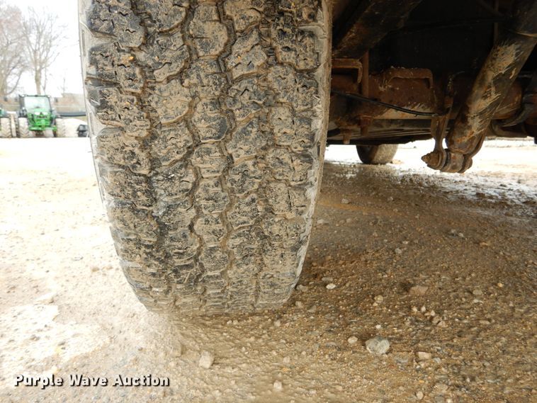 image for item GB9839 2005 Chevrolet Silverado 1500 pickup truck