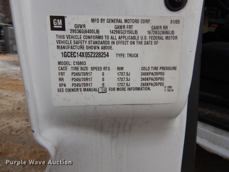 image for item GB9839 2005 Chevrolet Silverado 1500 pickup truck