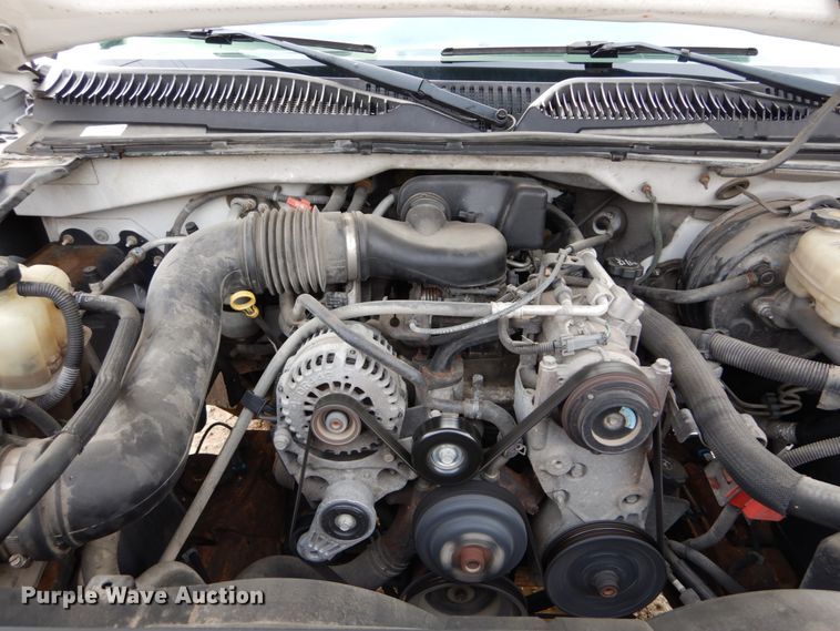 image for item GB9848 2005 Chevrolet Silverado 1500 pickup truck