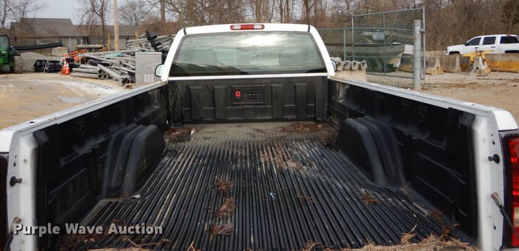 image for item GB9848 2005 Chevrolet Silverado 1500 pickup truck