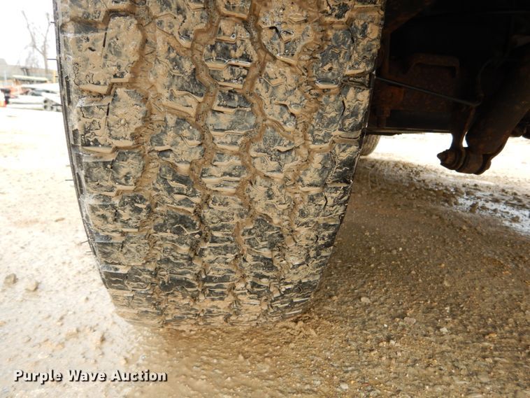 image for item GB9848 2005 Chevrolet Silverado 1500 pickup truck