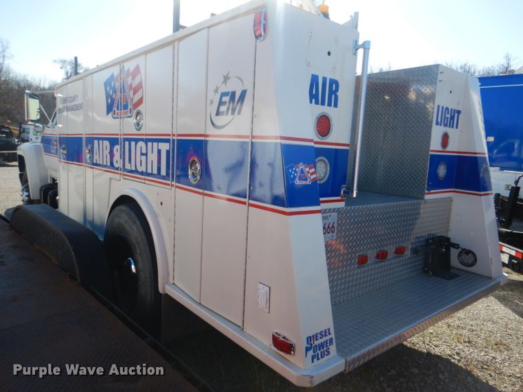 image for item GD9089 1987 Ford F7000 utility truck