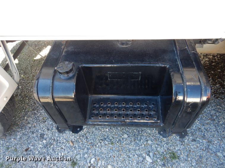 image for item GD9089 1987 Ford F7000 utility truck