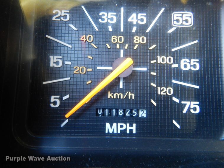 image for item GD9089 1987 Ford F7000 utility truck