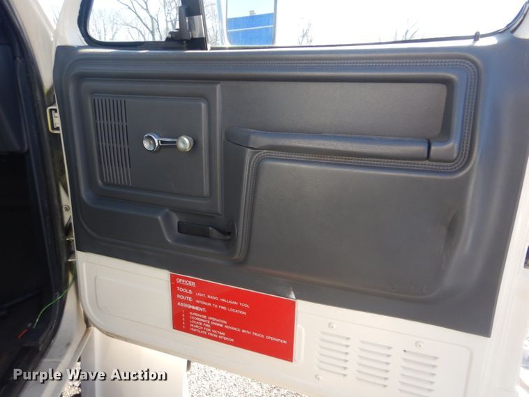 image for item GD9089 1987 Ford F7000 utility truck