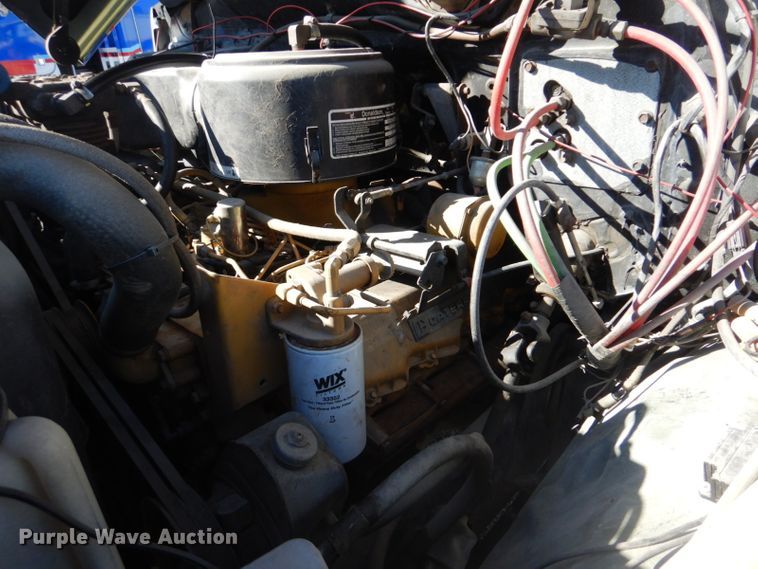 image for item GD9089 1987 Ford F7000 utility truck