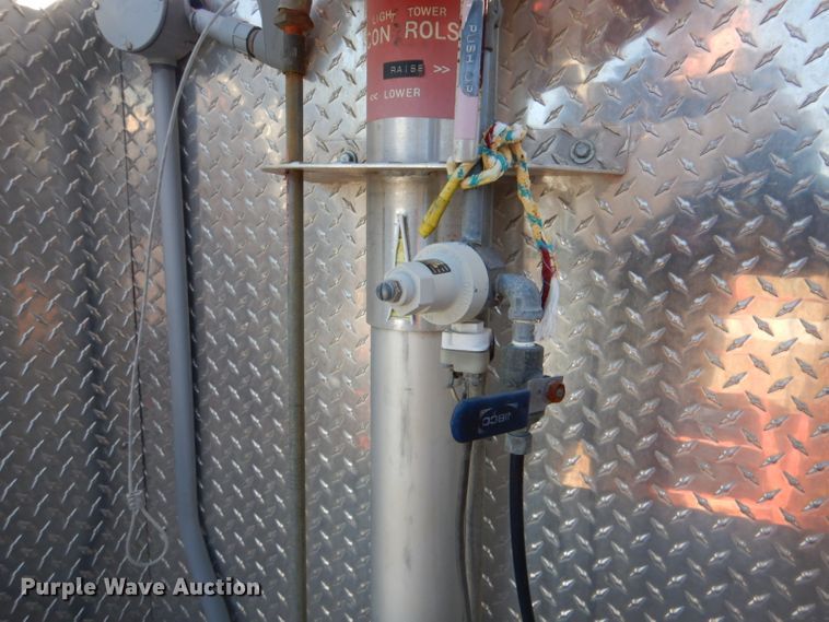 image for item GD9089 1987 Ford F7000 utility truck