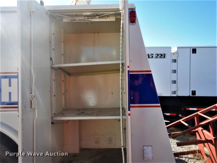 image for item GD9089 1987 Ford F7000 utility truck