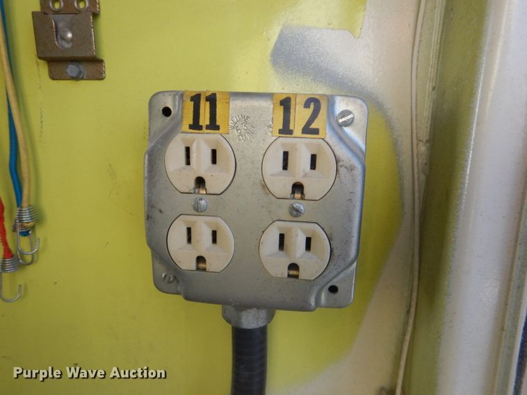 image for item GD9089 1987 Ford F7000 utility truck