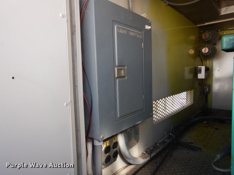 image for item GD9089 1987 Ford F7000 utility truck