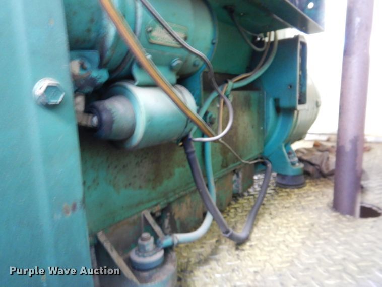 image for item GD9089 1987 Ford F7000 utility truck