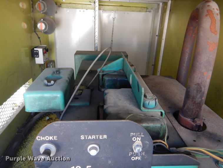 image for item GD9089 1987 Ford F7000 utility truck