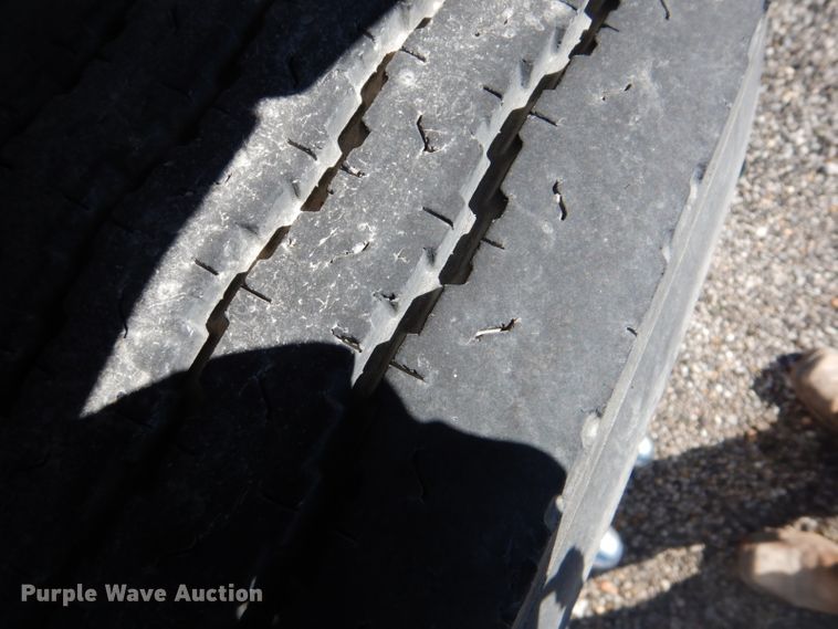 image for item GD9089 1987 Ford F7000 utility truck