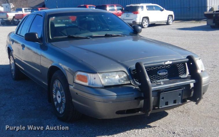 image for item GD9091 2003 Ford Crown Victoria Police Interceptor