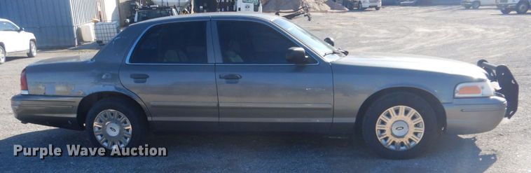 image for item GD9091 2003 Ford Crown Victoria Police Interceptor