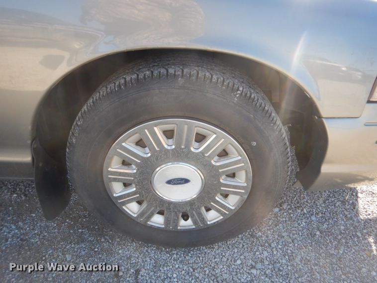 image for item GD9091 2003 Ford Crown Victoria Police Interceptor