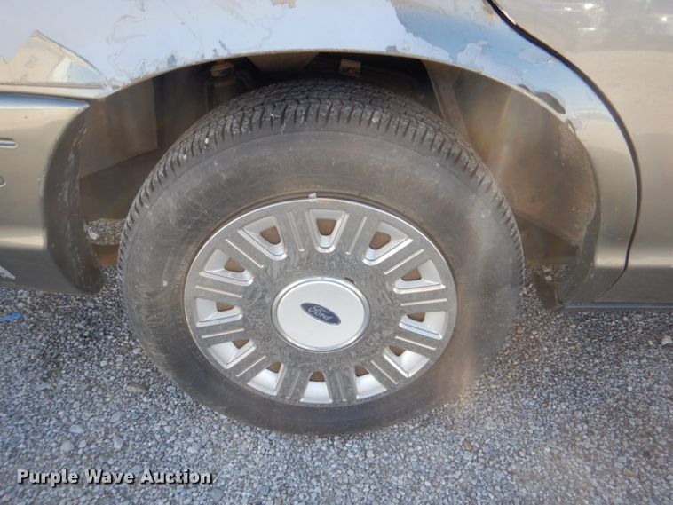 image for item GD9091 2003 Ford Crown Victoria Police Interceptor