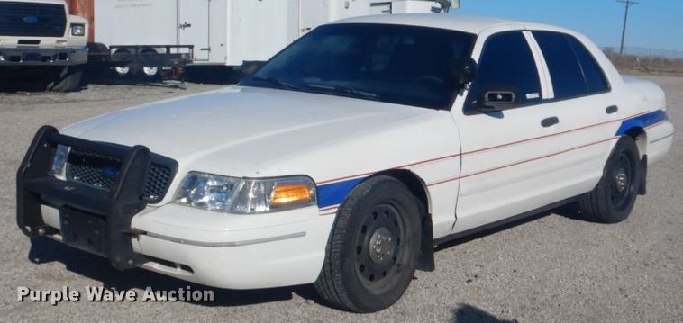 image for item GD9092 2003 Ford Crown Victoria Police Interceptor