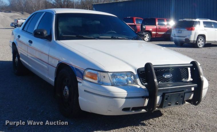 image for item GD9092 2003 Ford Crown Victoria Police Interceptor