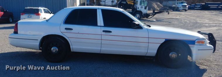 image for item GD9092 2003 Ford Crown Victoria Police Interceptor