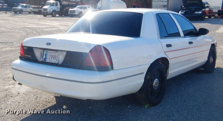image for item GD9092 2003 Ford Crown Victoria Police Interceptor