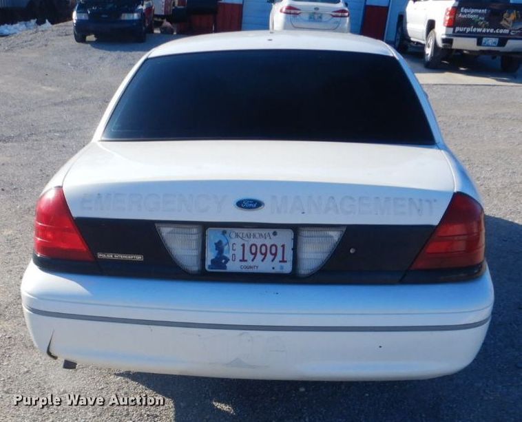 image for item GD9092 2003 Ford Crown Victoria Police Interceptor