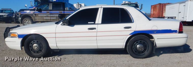 image for item GD9092 2003 Ford Crown Victoria Police Interceptor
