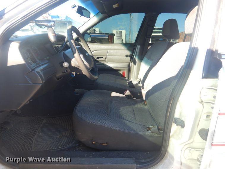 image for item GD9092 2003 Ford Crown Victoria Police Interceptor