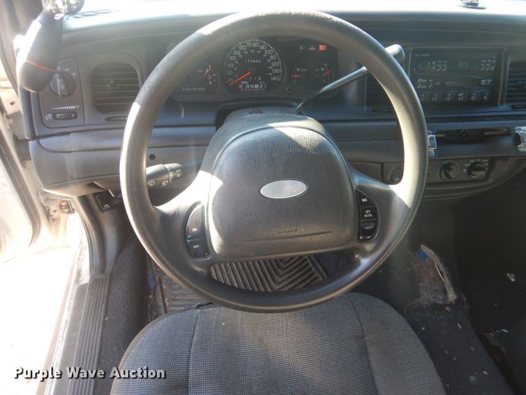 image for item GD9092 2003 Ford Crown Victoria Police Interceptor