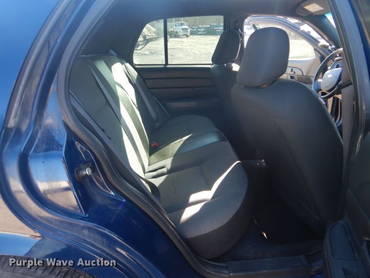 image for item GD9093 2009 Ford Crown Victoria Police Interceptor