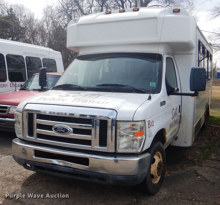 image for item GD9173 2008 Ford Econoline E450 shuttle bus
