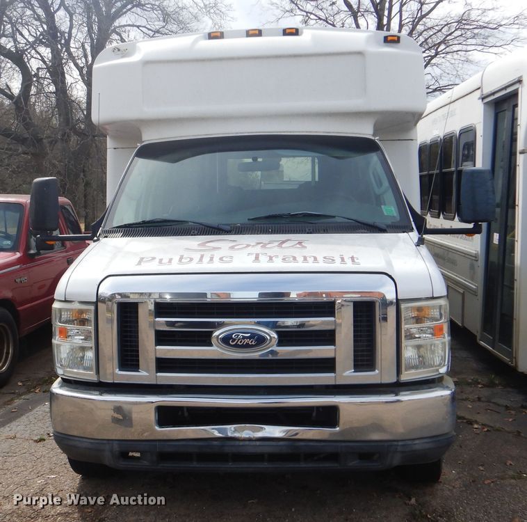 image for item GD9173 2008 Ford Econoline E450 shuttle bus